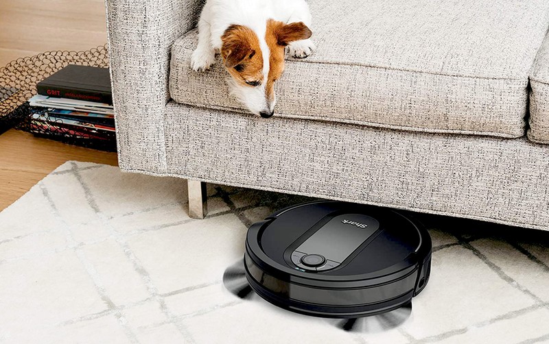 Choosing the Best Robot Vacuum for Pet Owners
