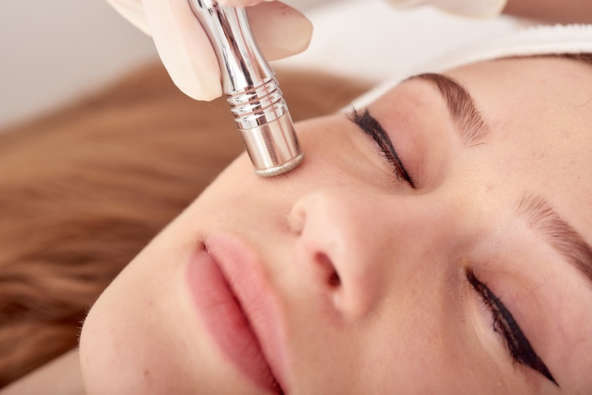A professional cosmetic dermatologist can enhance the aesthetic aspects of the skin